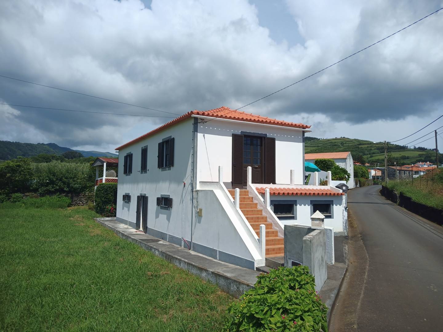 Large house with garden by the beach on Faial island Azores Properties